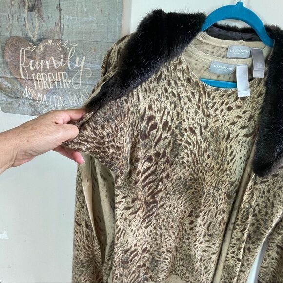 Liz Claiborne Collection Petite Lion Print L/S Faux Neck Button Down
Sweater - Picture 7 of 8